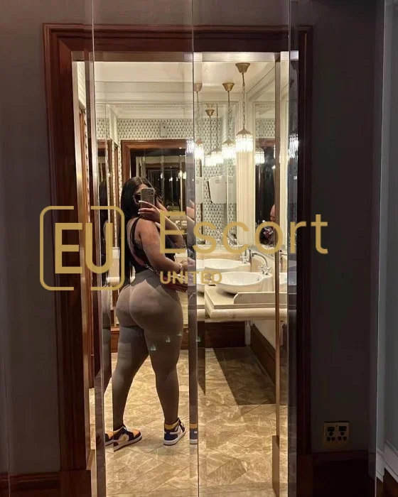 Parvina, 28, escortă de sex feminin în Abu Dhabi — fotografia 5