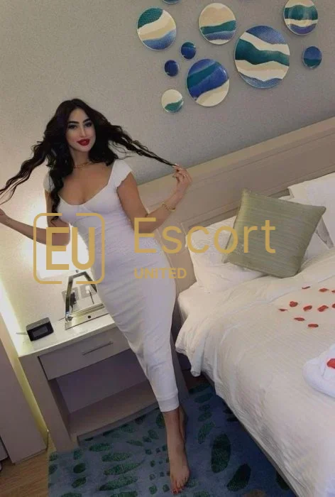 Malak, dáma na eskort v Abú Dhabí — fotka 4