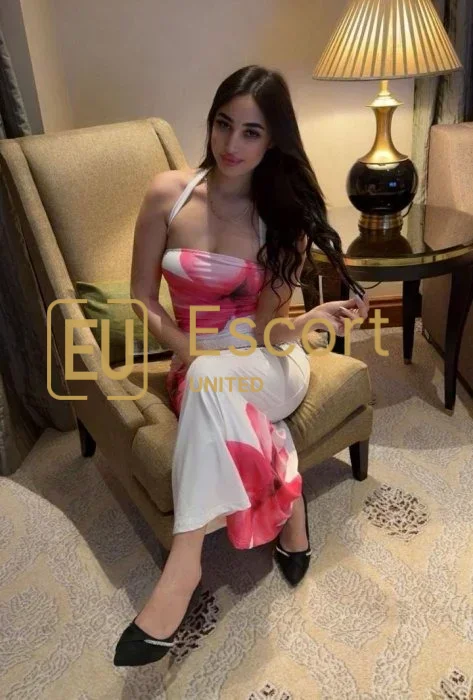 Malak, 25, žena na eskort v Abú Dhabí — fotka 1
