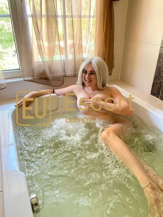 Dubai konumunda 29 yaşında eskort kız Julia ile tanışın — fotoğraf 10