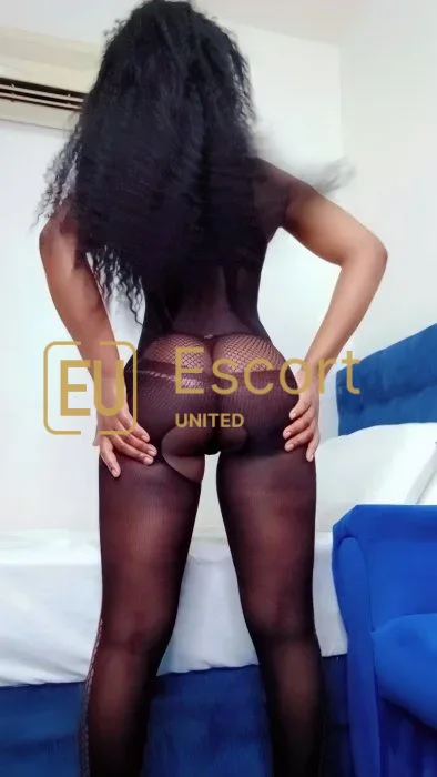 Escort-Dame Aaliyah in Abu Dhabi — Foto 9