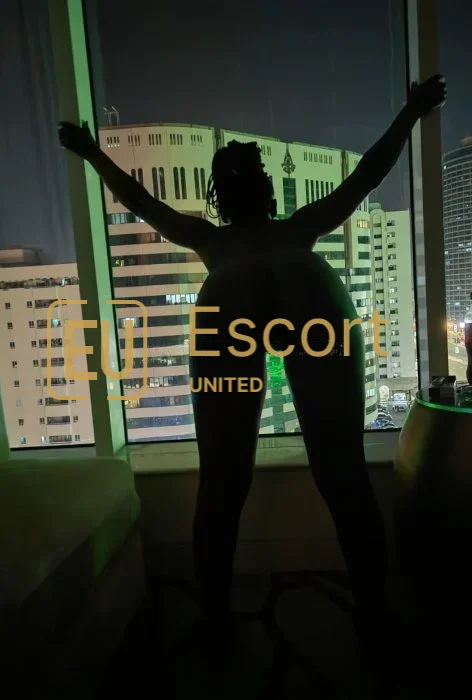 Triff Aaliyah, Escort Lady in Abu Dhabi — Foto 6