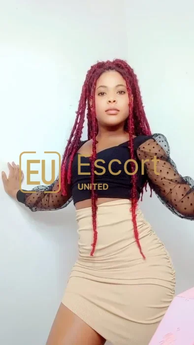 Aaliyah, eine 25-jährige Begleiterin in Abu Dhabi — Foto 2