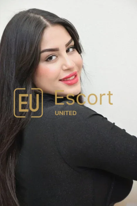 Meet Aisha, a 23-year-old escort girl in Umm Al Quwain — photo 7