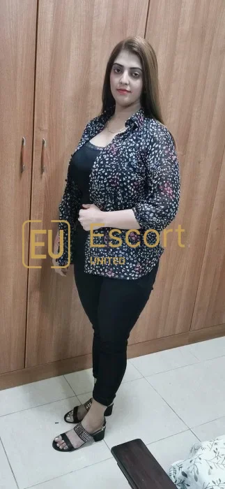 Komal, Escort Lady in Al Ain, VAE — Foto 3