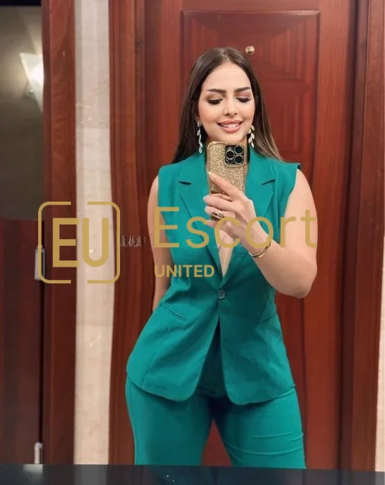 Amira, în vârstă de 23 de ani, însoțitoare în Fujairah — fotografia 4