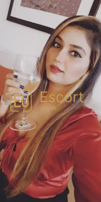 Muskan, γυναίκα συνοδός στην Ουμ αλ Κουέιν — φωτογραφία 4