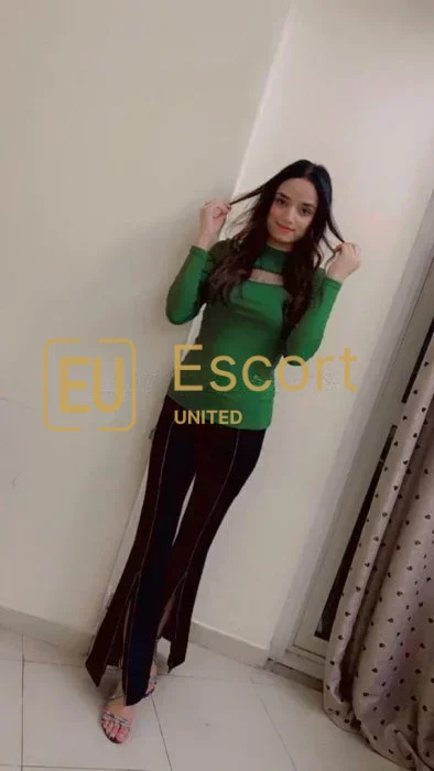 Eshita, 24, escorte féminine à Palm Jumeirah — photo 5