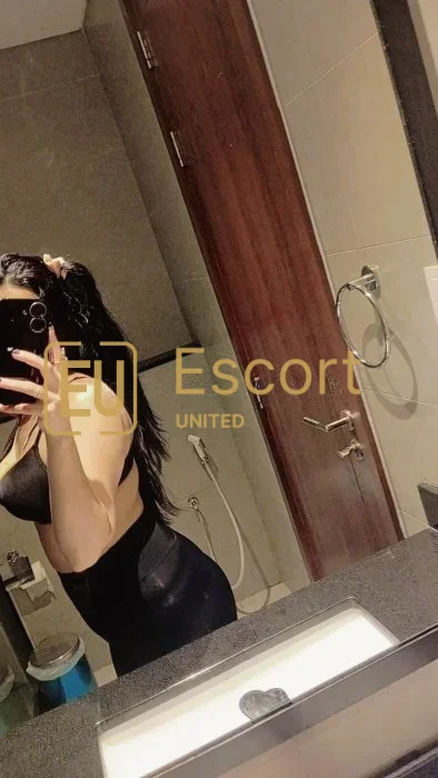 Escortă de sex feminin Sarah în Fujairah, în vârstă de 23 de ani — fotografia 4