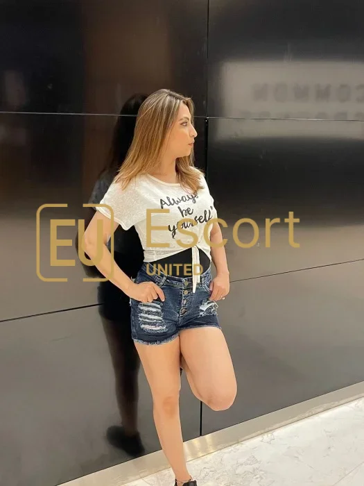 Ontmoet Komal, escort in Palm Jumeirah — foto 3