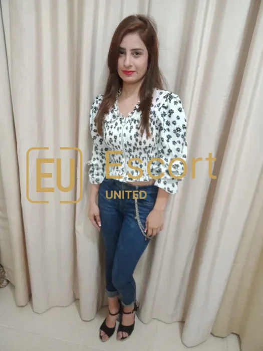 Άμπου Ντάμπι, κορίτσι-συνοδός Neha (26) — φωτογραφία 4