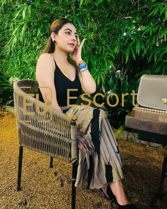 Nisha, escortă de sex feminin în Fujairah — fotografia 4
