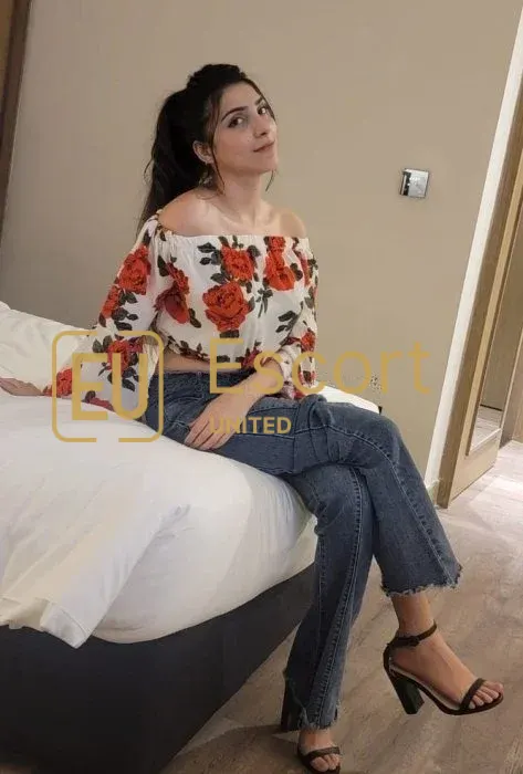 Somya, vrouwelijke gezelschapsdame in Palm Jumeirah
