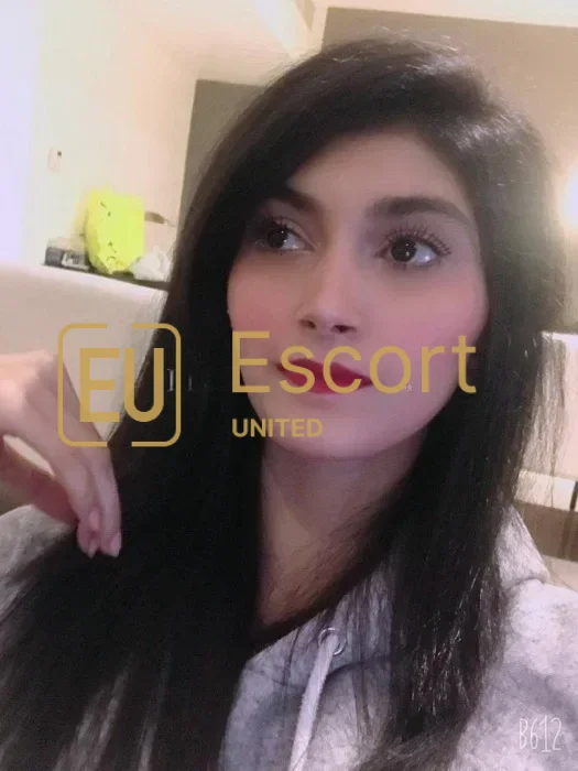 Rezerv-o pe Aleezy, în vârstă de 28 de ani, escortă în Dubai — fotografia 4