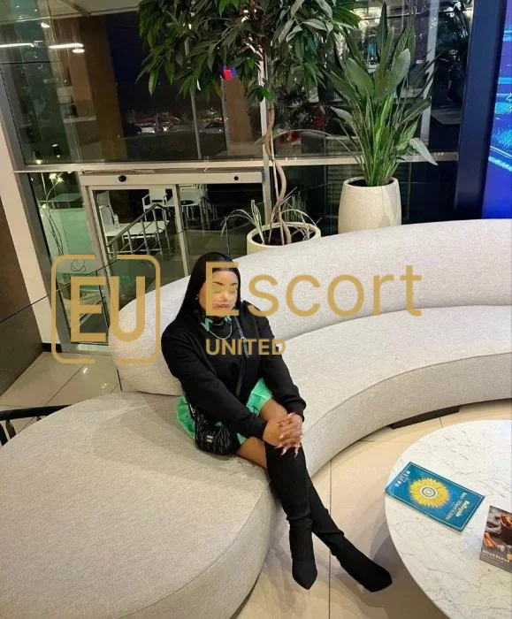 Serina, 28, escortă de sex feminin în Fujairah — fotografia 4