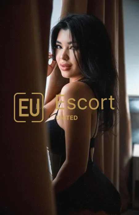 Cora, een 25-jarige vrouwelijke gezelschapsdame in Dubai — foto 8