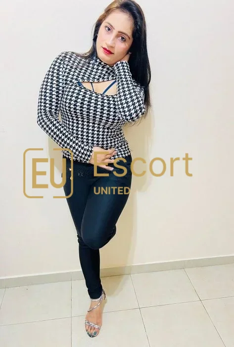 Zarezerwuj Pavitra, 26-letnią eskortę w Ras al-Chajma — zdjęcie 1