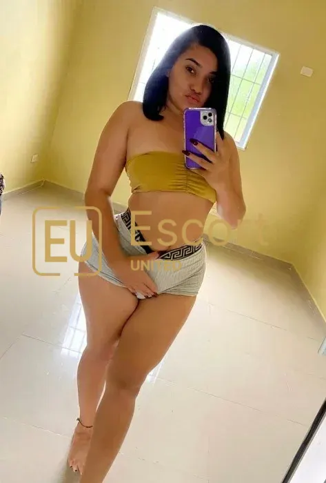 Mili Sharon, 25, escorte féminine à Al Ain