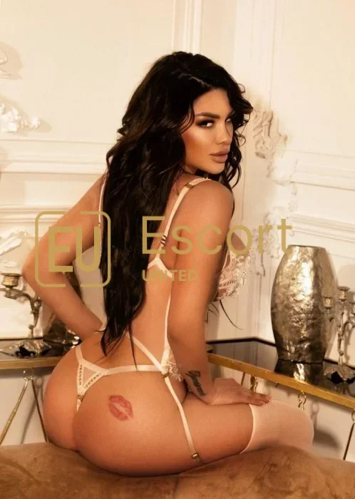 Adriana, vrouwelijke escort in Dubai, VAE — foto 8