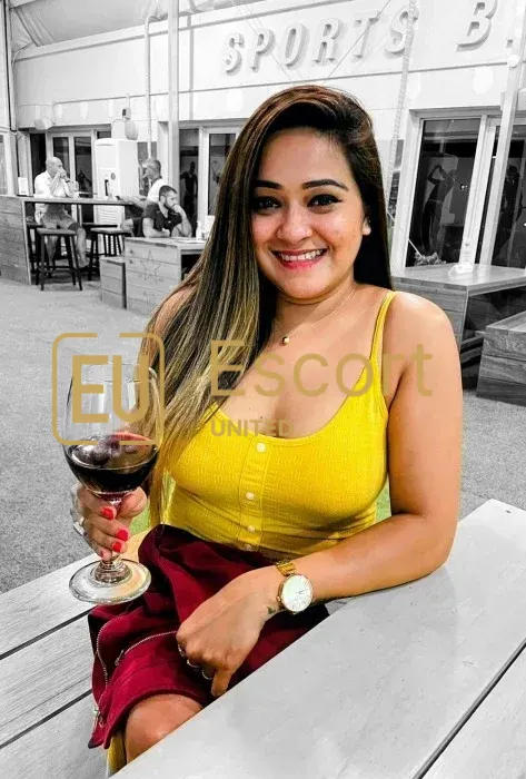 Priyanka, escort donna a Palm Jumeirah