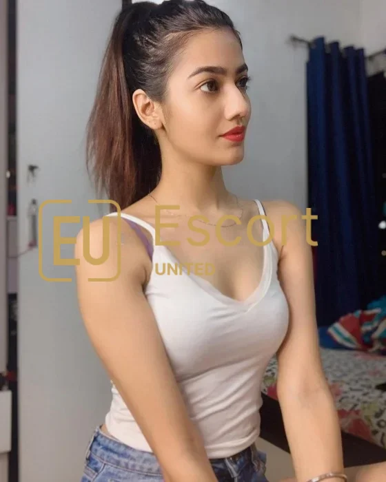 Pinky, eine 26-jährige Begleiterin in Palm Jumeirah — Foto 3