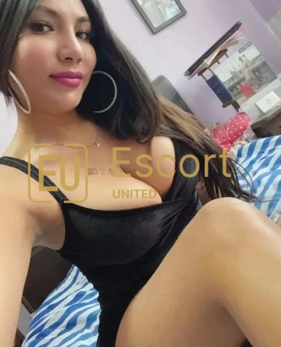 Olivia, eine 24-jährige Begleiterin in Al Ain — Foto 3