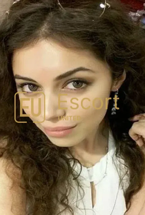 Шарджа, ОАЕ — Aayushi Rana, дівчина з ескорту