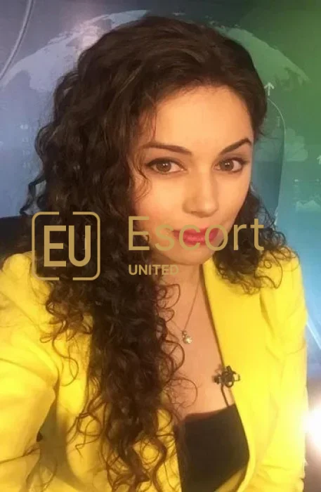 Incontra Aayushi Rana, escort a Sharjah — foto 4