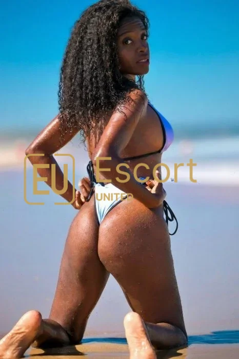 Riley, 27, female escort in Dubai — photo 3