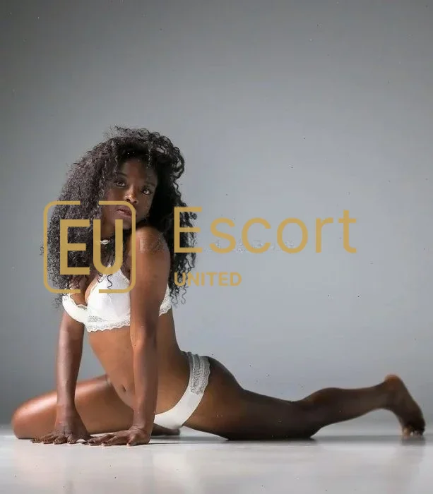 Female escort Riley based in Dubai, 27 years old — photo 9