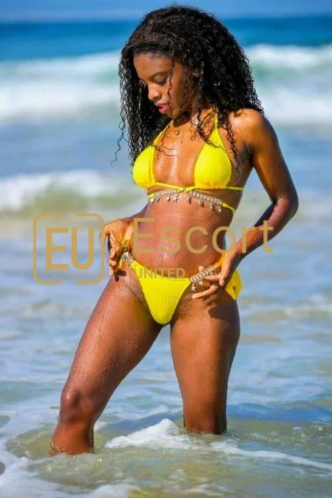 Riley, female escort in Dubai — photo 8