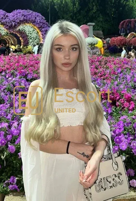 Sophie, accompagnatrice de 21 ans à Dubaï