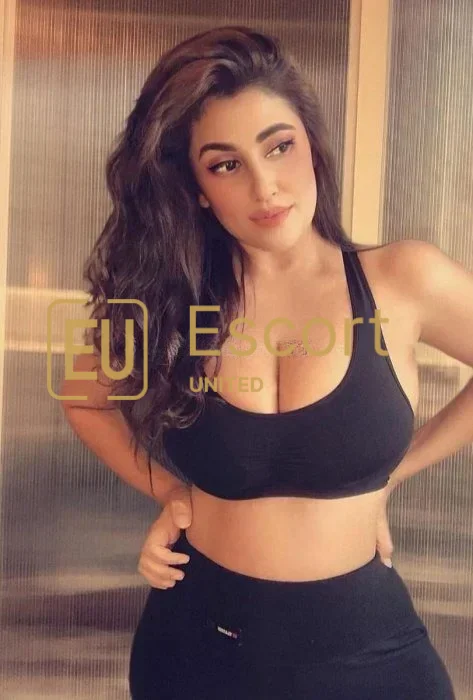Palm Jumeirah escort Preeti Sharma — photo 1