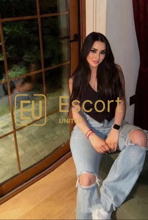 Nada, 22, eskort devojka u Abu Dabi — fotografija 10