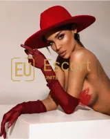Female escort Katy based in Abu Dhabi — photo 11