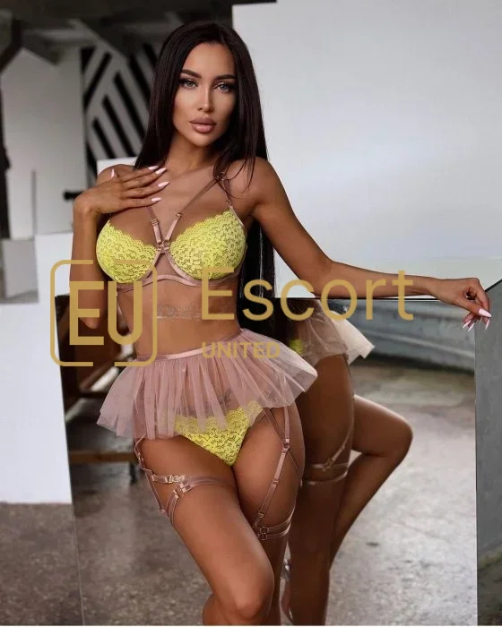 Katy, female escort in Abu Dhabi — photo 4