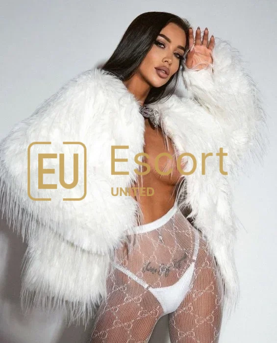 Female escort Katy in Abu Dhabi — photo 2
