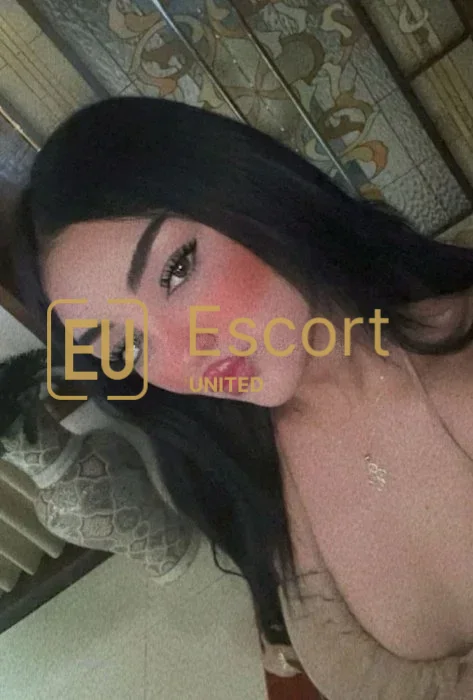 Meet Wafa, escort girl in Abu Dhabi — photo 6