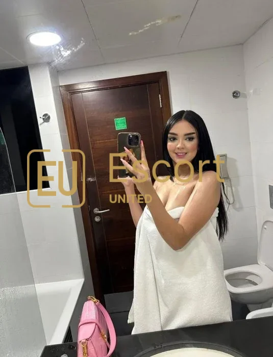 Wafa, female escort in Abu Dhabi — photo 7
