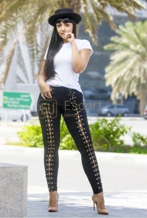 Carol, female companion in Dubai