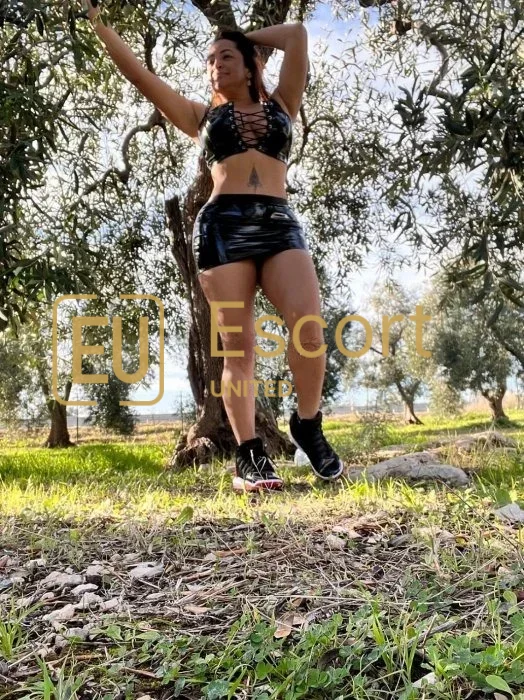 Yulieth, escorte féminine à Abou Dhabi — photo 2