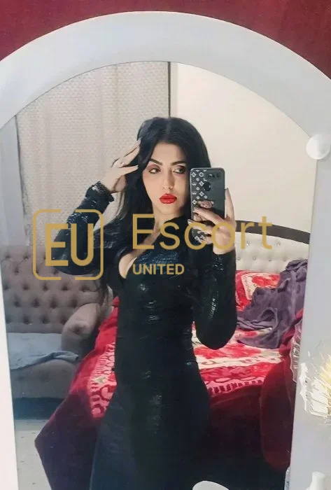 Loly, een 30-jarige vrouwelijke gezelschapsdame in Abu Dhabi — foto 2