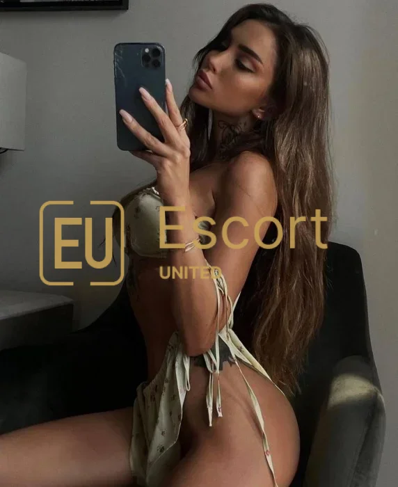 Dubai konumunda eskort Anika ile tanışın — fotoğraf 3