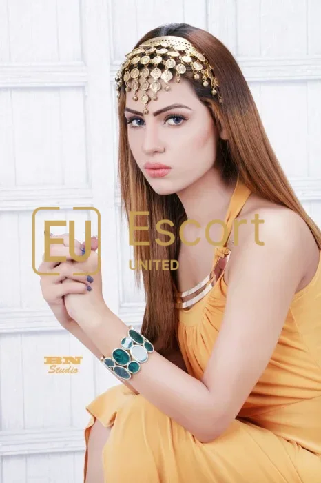 Tania Mishra, escortă de sex feminin în Dubai, EAU — fotografia 3