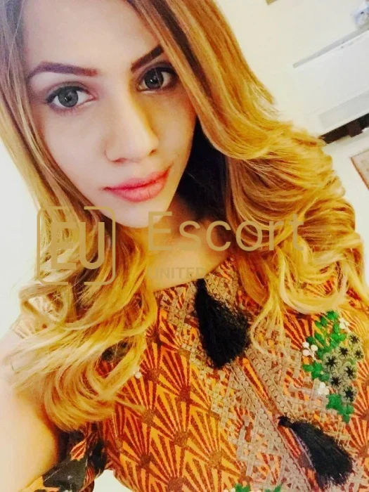 Tania Mishra, escortă de sex feminin în Dubai — fotografia 10