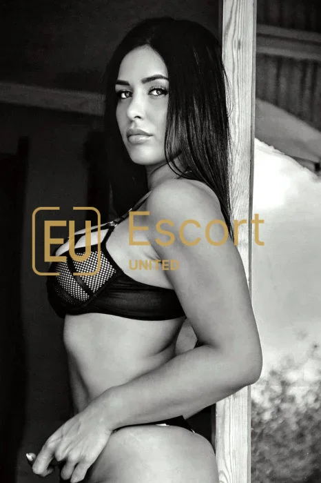 Rezerv-o pe Andrea, în vârstă de 27 de ani, escortă de sex feminin în Dubai — fotografia 3