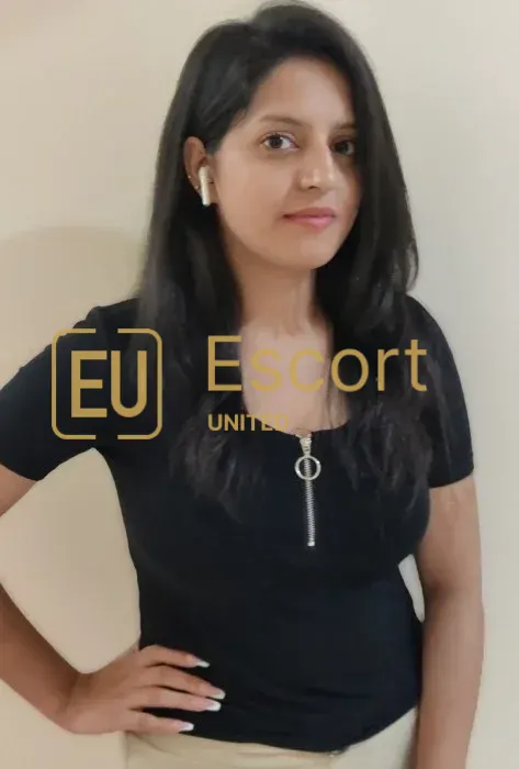 Shweta, acompañante femenina de 26 años en Abu Dabi