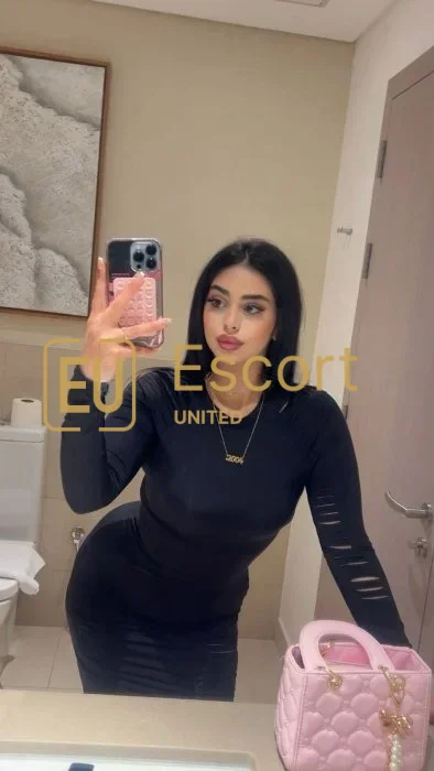 Amira, Escort-Dame in Abu Dhabi — Foto 4