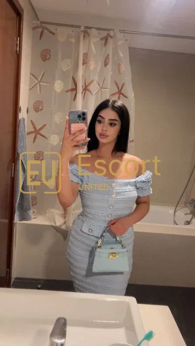 Amira, 22, Escort-Dame in Abu Dhabi — Foto 8