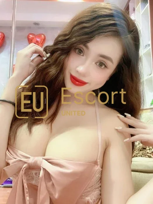 Escort-Dame Tina in Abu Dhabi — Foto 1
